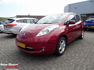 krockskadad bil auto Nissan Leaf Acenta 30 kWh Automaat 109pk 2016/2