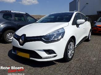 Vaurioauto  passenger cars Renault Clio 1.5 DCI Limited 2018/2