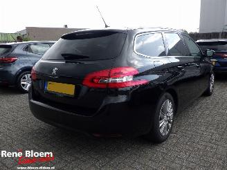 uszkodzony samochody osobowe Peugeot 308 SW 1.2 PureTech Premium 131pk 2018/6