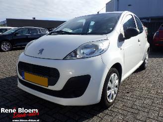 krockskadad bil auto Peugeot 107 1.0 Access Accent Airco 5drs 2012/5