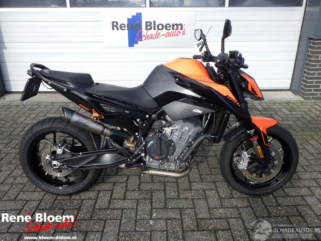 KTM  890 Duke