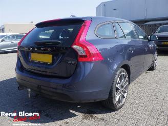Voiture accidenté Volvo V-60 2.0 D3 2012/1