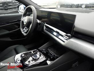 BMW 5-serie 520i M-pakket Full Option 190pk picture 15