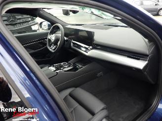 BMW 5-serie 520i M-pakket Full Option 190pk picture 14