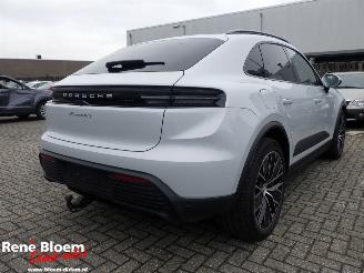 krockskadad bil auto Porsche Macan 4S 100kWh 448pk Full Option 2025/7