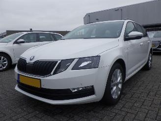 Voiture accidenté Skoda Octavia 1.0 TSI Greentech Ambition 116pk 2017/10