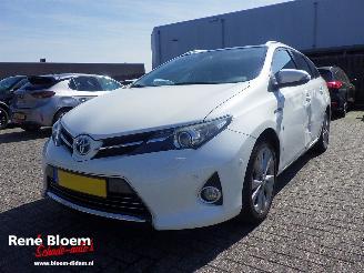 Vaurioauto  passenger cars Toyota Auris Touring Sports 1.8 Hybrid 2013/8