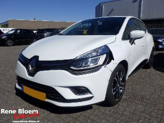 krockskadad bil auto Renault Clio 0.9 Tce Intens 5drs Navi 2018/8