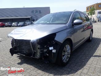 Peugeot 308 SW 1.5 Blue HDI Blue Lease Premium Navi picture 4
