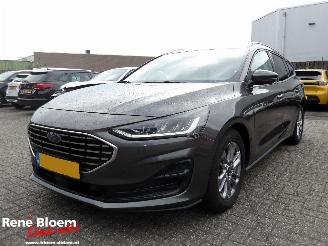 Vaurioauto  passenger cars Ford Focus 1.0 EcoBoost Hybrid Navi Titanium X 2022/11