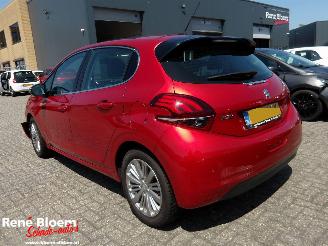 Peugeot 208 1.2 Puretech Allure 110pk picture 2
