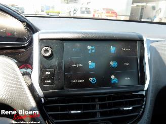 Peugeot 208 1.2 Puretech Allure 110pk picture 19