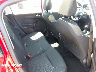 Peugeot 208 1.2 Puretech Allure 110pk picture 12