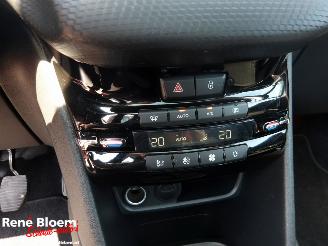 Peugeot 208 1.2 Puretech Allure 110pk picture 18