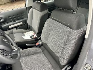 Citroën C3 Gereserveerd 1.2 PureTech 83pk C-Series - navi - line assist - clima - cruise - apple carpl - 66dkm nap - licht + regensensor picture 39