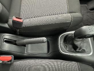 Citroën C3 Gereserveerd 1.2 PureTech 83pk C-Series - navi - line assist - clima - cruise - apple carpl - 66dkm nap - licht + regensensor picture 45