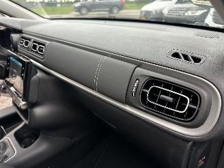 Citroën C3 Gereserveerd 1.2 PureTech 83pk C-Series - navi - line assist - clima - cruise - apple carpl - 66dkm nap - licht + regensensor picture 50