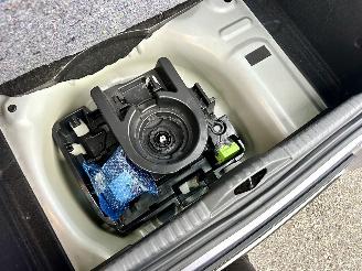 Citroën C3 Gereserveerd 1.2 PureTech 83pk C-Series - navi - line assist - clima - cruise - apple carpl - 66dkm nap - licht + regensensor picture 73