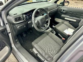 Citroën C3 Gereserveerd 1.2 PureTech 83pk C-Series - navi - line assist - clima - cruise - apple carpl - 66dkm nap - licht + regensensor picture 19