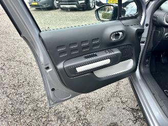 Citroën C3 Gereserveerd 1.2 PureTech 83pk C-Series - navi - line assist - clima - cruise - apple carpl - 66dkm nap - licht + regensensor picture 54