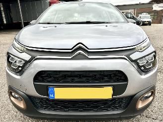 Citroën C3 Gereserveerd 1.2 PureTech 83pk C-Series - navi - line assist - clima - cruise - apple carpl - 66dkm nap - licht + regensensor picture 3