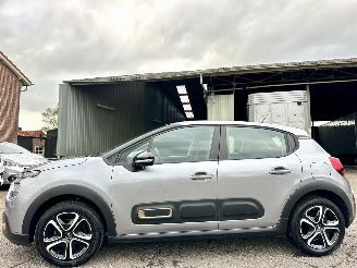 krockskadad bil auto Citroën C3 1.2 PureTech 83pk C-Series - navi - line assist - clima - cruise - apple carpl - 66dkm nap - licht + regensensor 2022/12