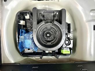 Citroën C3 Gereserveerd 1.2 PureTech 83pk C-Series - navi - line assist - clima - cruise - apple carpl - 66dkm nap - licht + regensensor picture 74