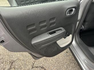 Citroën C3 Gereserveerd 1.2 PureTech 83pk C-Series - navi - line assist - clima - cruise - apple carpl - 66dkm nap - licht + regensensor picture 62