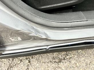 Citroën C3 Gereserveerd 1.2 PureTech 83pk C-Series - navi - line assist - clima - cruise - apple carpl - 66dkm nap - licht + regensensor picture 15