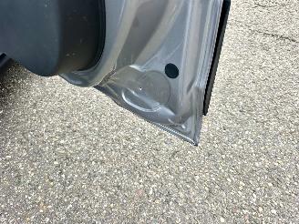 Citroën C3 Gereserveerd 1.2 PureTech 83pk C-Series - navi - line assist - clima - cruise - apple carpl - 66dkm nap - licht + regensensor picture 57