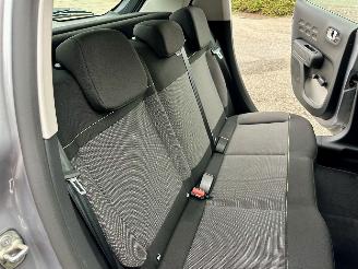 Citroën C3 Gereserveerd 1.2 PureTech 83pk C-Series - navi - line assist - clima - cruise - apple carpl - 66dkm nap - licht + regensensor picture 72