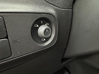 Citroën C3 Gereserveerd 1.2 PureTech 83pk C-Series - navi - line assist - clima - cruise - apple carpl - 66dkm nap - licht + regensensor picture 59