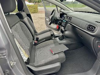 Citroën C3 Gereserveerd 1.2 PureTech 83pk C-Series - navi - line assist - clima - cruise - apple carpl - 66dkm nap - licht + regensensor picture 47