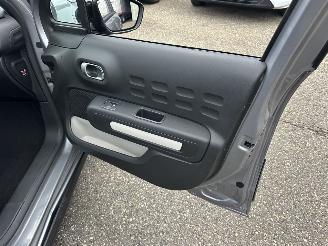 Citroën C3 Gereserveerd 1.2 PureTech 83pk C-Series - navi - line assist - clima - cruise - apple carpl - 66dkm nap - licht + regensensor picture 56