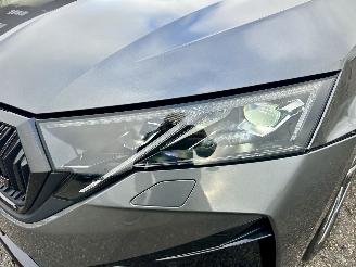 Skoda Octavia RS 2.0 TSI 265pk Aut + F1 Combi - pano - crystal light - front + line + side assist - virtual - 19 inch - keyless picture 7