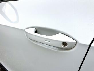 Volkswagen ID.3 gereserveerd 58kWh 204pk aut First Plus - nap - navi - cam - keyless - 19 inch - stuurverw - front + line assist - sfeerverl picture 7