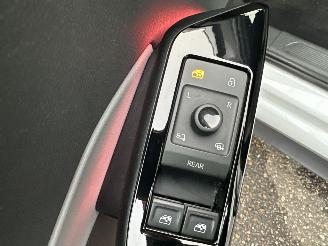 Volkswagen ID.3 gereserveerd 58kWh 204pk aut First Plus - nap - navi - cam - keyless - 19 inch - stuurverw - front + line assist - sfeerverl picture 26