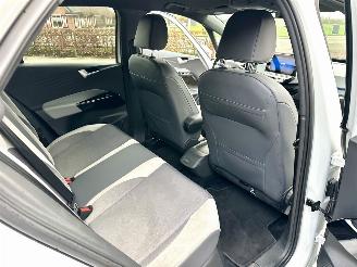 Volkswagen ID.3 gereserveerd 58kWh 204pk aut First Plus - nap - navi - cam - keyless - 19 inch - stuurverw - front + line assist - sfeerverl picture 56