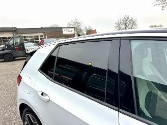 Volkswagen ID.3 gereserveerd 58kWh 204pk aut First Plus - nap - navi - cam - keyless - 19 inch - stuurverw - front + line assist - sfeerverl picture 84