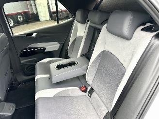 Volkswagen ID.3 gereserveerd 58kWh 204pk aut First Plus - nap - navi - cam - keyless - 19 inch - stuurverw - front + line assist - sfeerverl picture 16