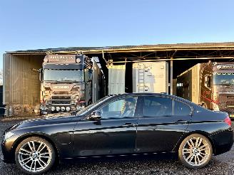 Voiture accidenté BMW 3-serie 330e 245pk 8-traps aut + f1 high exe - 112dkm nap - harman  - stuur + stoelverw v+a - 360cam - head up - elektr rollo 2016/2