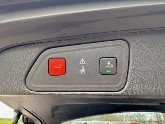 Peugeot 3008 1.2 Turbo 131pk 6-bak Premium - nap - navi - cam - virtual - elektr klep - 19 inch - line assist - keyless - pdc v+a picture 14