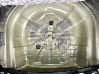 Toyota Auris Touring Sports Gereserveerd 1.8 Hybrid 123pk aut Exe - pano - nap - navi - camera - keyless - front + line + park assist picture 11