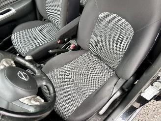 Nissan Micra 1.2i 80pk Connect Edition 5drs - navi - clima - cruise - pdc v+a - licht + regensensor - gebruikerssporen picture 18