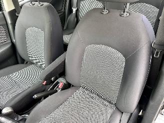 Nissan Micra 1.2i 80pk Connect Edition 5drs - navi - clima - cruise - pdc v+a - licht + regensensor - gebruikerssporen picture 37