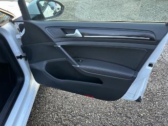 Volkswagen Golf 1.2 TSI 105pk 6-bak Highl 5drs - pano - nap - xenon - massage - navi - stoelverw - half leer - bearlock picture 48