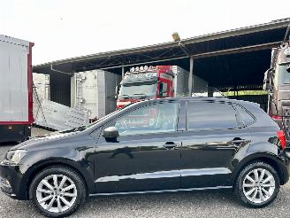 Voiture accidenté Volkswagen Polo 1.4 TDI 75pk BlueMotion 5drs - navi - clima - cruise - facelift - bleutooth - pdc v+a - front assist - privacy glass 2016/3
