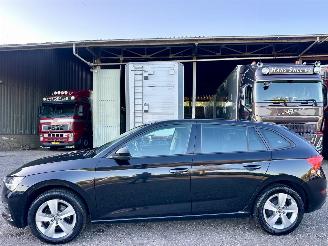 Unfallwagen Skoda Scala 1.0 TSI 110pk 6-bak Ambition - nap - 1e eig - navi - virtual - front + line assist - trekh - pdc - all season 2022/11