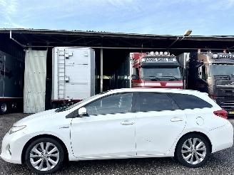 Damaged car Toyota Auris Touring Sports 1.8 Hybrid aut 123pk L.Pro Exe - nap - pano - xenon - navi - camera - keyless - bearlock - pdc v+a 2013/7