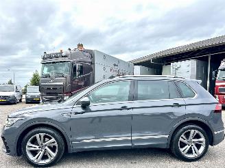 Damaged car Volkswagen Tiguan 1.5 TSI 150pk aut + f1 R-Line - pano - virtual - stuurverw - leer + stoelverw - line + front + side + park assist 2022/8
